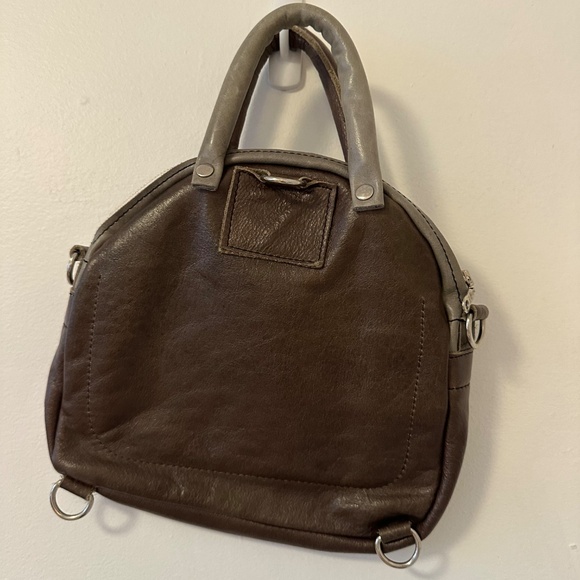Grooves & Grain Handmade Leather Handbag with Mountain Design - Picture 4 of 7